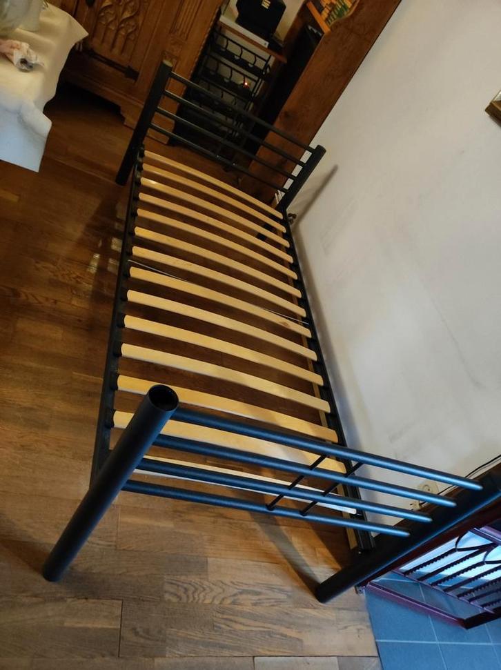 Lit 1 personne avec sommier à lattes, Maison & Meubles, Chambre à coucher | Matelas & Sommiers, Matelas, Enlèvement