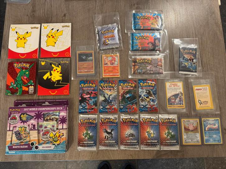 Lot Pokemon Kaarten Sealed Vintage & Modern, Hobby en Vrije tijd, Verzamelkaartspellen | Pokémon, Ophalen of Verzenden