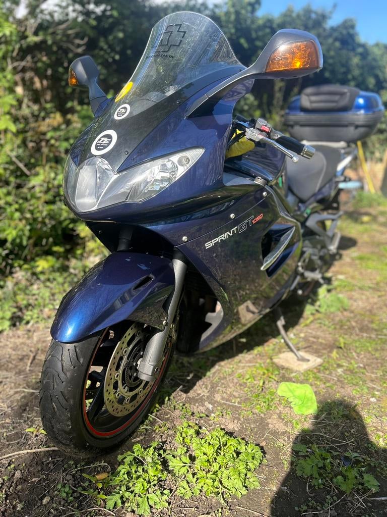 La Triumph Sprint GT-1050 de 2010 entretenuefaçon maniaque !, Permis Moto A, Plus de 35 kW, Particulier, Manuelle