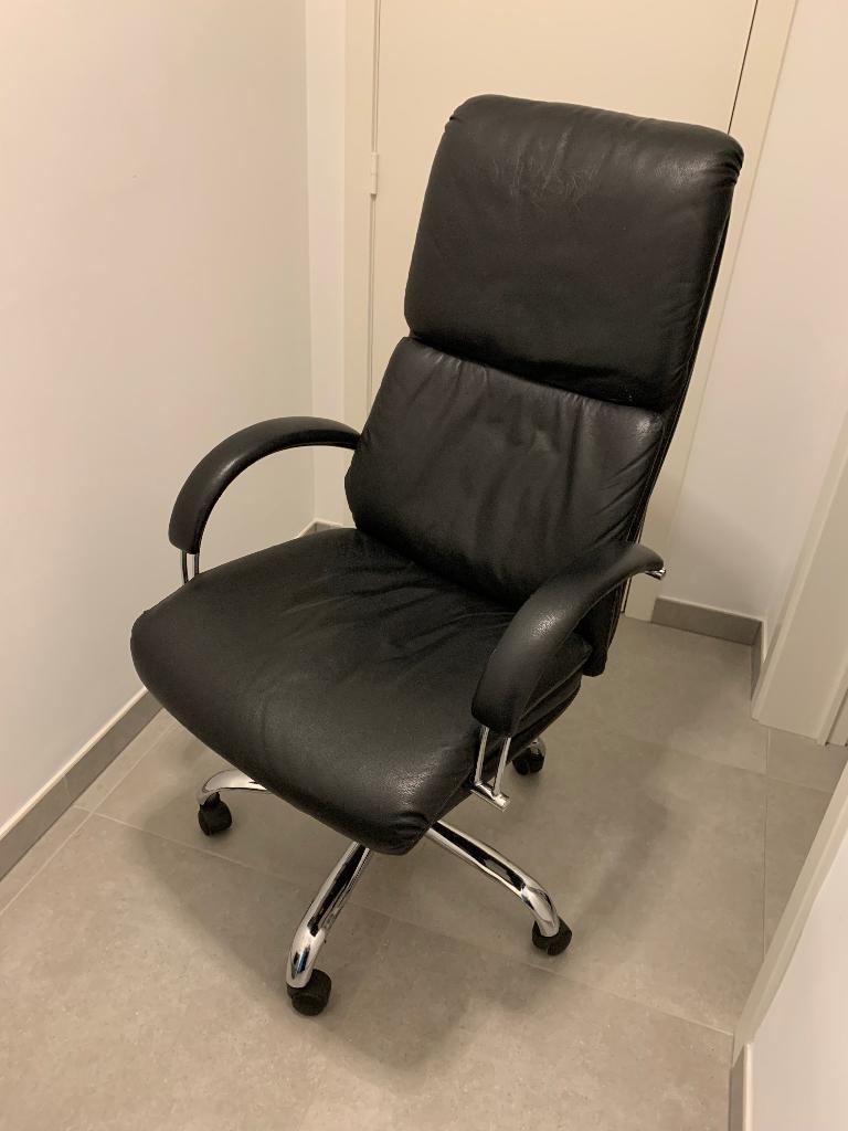 Game stoel, Huis en Inrichting, Bureaustoelen, Ophalen, Gebruikt, Zwart, Gaming bureaustoel