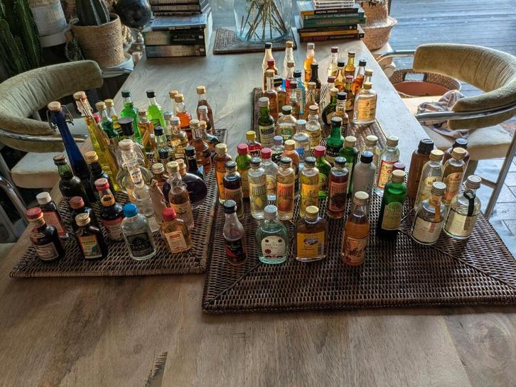 Verzameling 90 likeurflesjes, Collections, Collections complètes & Collections, Enlèvement