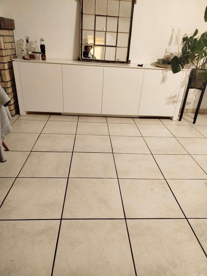 Hoogglans dressoir, Huis en Inrichting, Kasten | Dressoirs, Gebruikt, 200 cm of meer, 25 tot 50 cm, Met deur(en), Kunststof, Ophalen