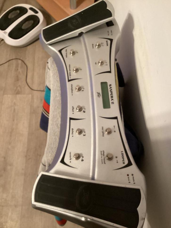 Sanpera II  multie voetswich van peavy met verbindingskabel, Muziek en Instrumenten, Versterkers | Bas en Gitaar, Zo goed als nieuw