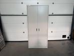 (31) Grijze metalen 2 deuren kasten met legplanken, Ophalen, Zo goed als nieuw