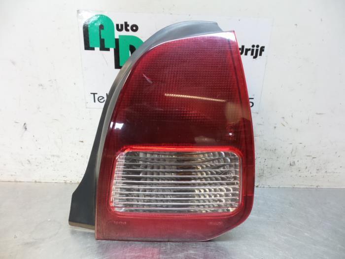 Feu arrière droit d'un Mitsubishi Colt (Colt 96-), Autos : Pièces & Accessoires, Éclairage, Mitsubishi, Utilisé, 3 mois de garantie