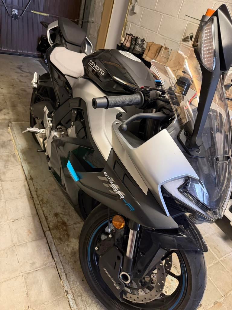 Cfmoto 675sr-r, Motos, Motoren | CFMOTO, Plus de 35 kW, Neuf, Contrôle de traction, 3 cylindres