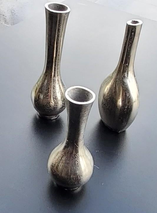 3 vases décoratifs en métal argenté, Enlèvement