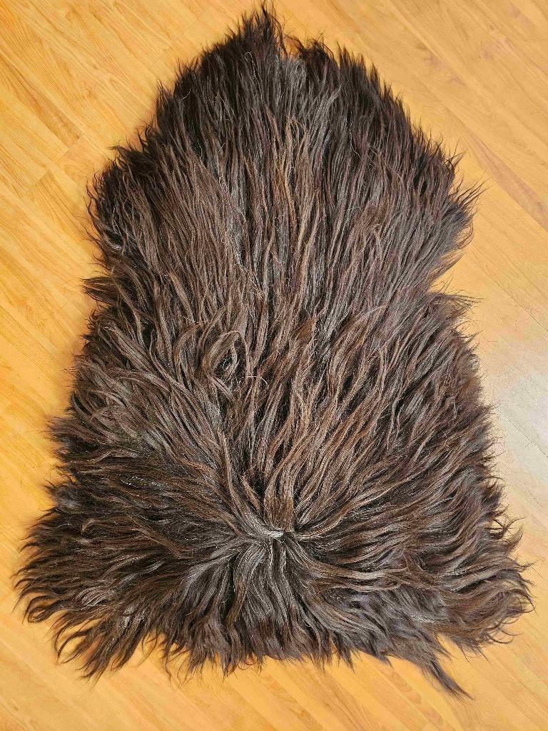 Peau de mouton à poil long 120/75 cm, Enlèvement ou Envoi, Utilisé, Gris, Autres styles