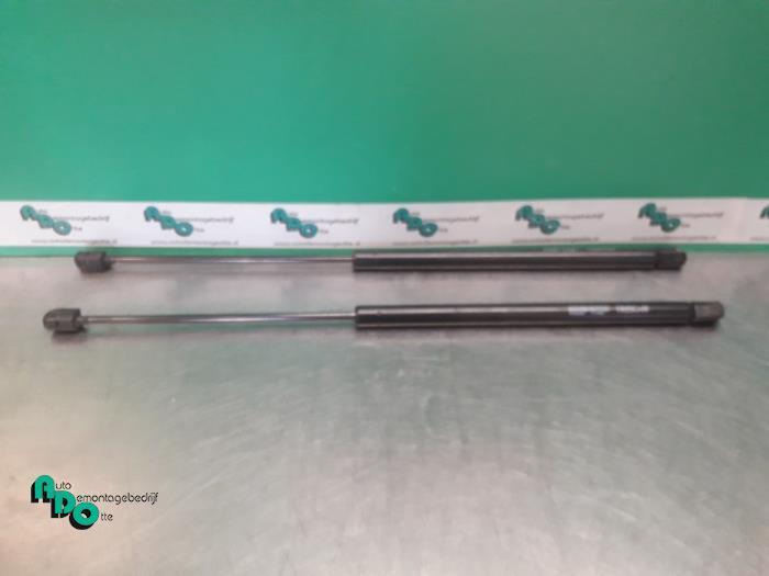 Kit amortisseur gaz hayon d'un Saab 9-3, Autos : Pièces & Accessoires, Carrosserie & Tôlerie, Saab, Utilisé, 3 mois de garantie