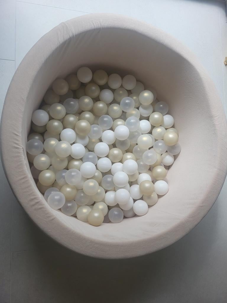 Ballenbad Moje, Enlèvement