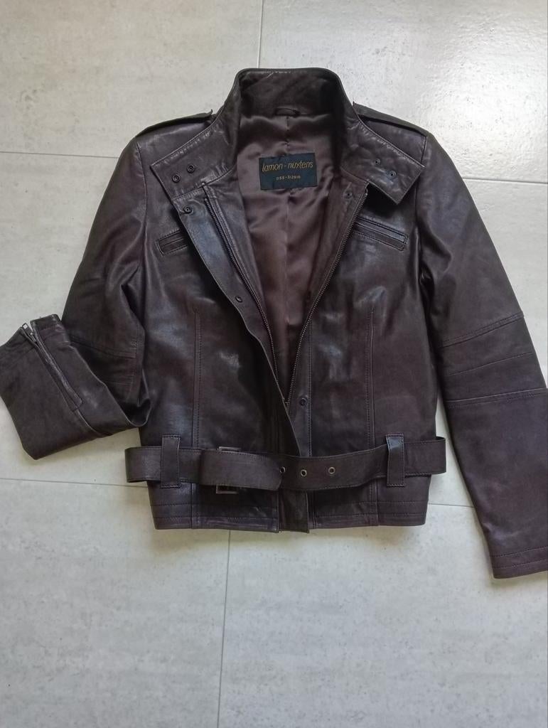 Leren jasje, bruin, met ceintuur., Ophalen