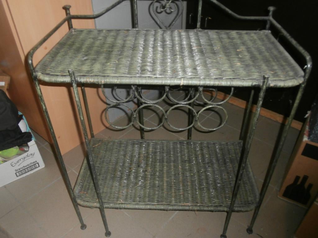 Meubel in riet en ijzer, Huis en Inrichting, Kasten | Wandmeubels, Ophalen of Verzenden, Gebruikt