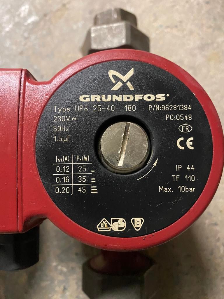 2x Grundfos circulatie pomp 3 standen, Ophalen, Zo goed als nieuw