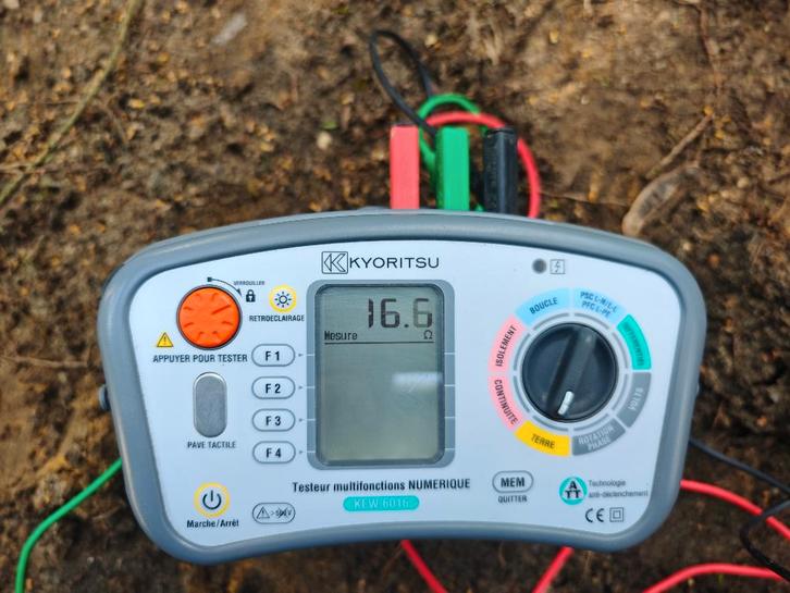 Tester voor elektrische installaties, Doe-het-zelf en Bouw, Meetapparatuur, Gebruikt, Accessoires, Ophalen of Verzenden