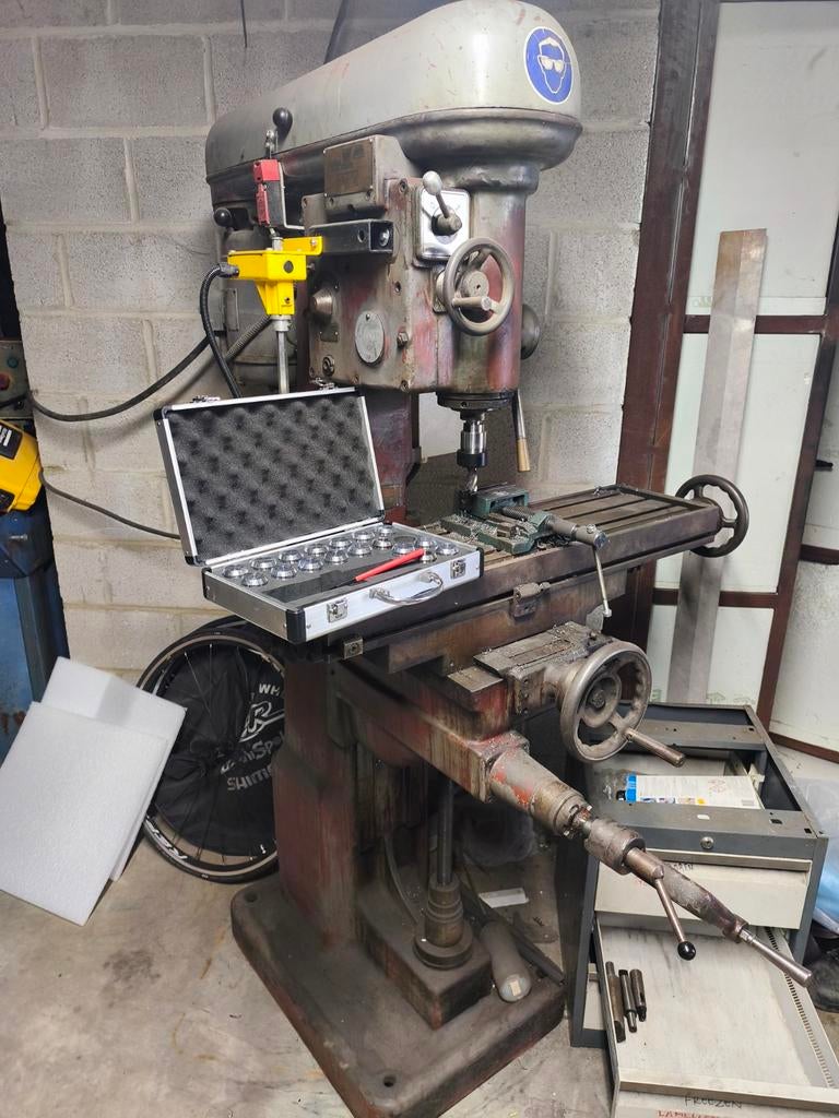 Boor- freesmachine, Doe-het-zelf en Bouw, Gereedschap | Freesmachines, Ophalen