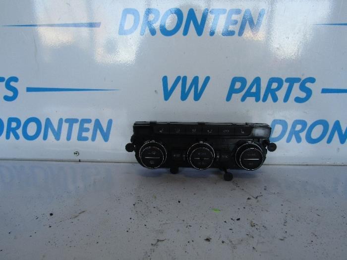 Kachel Bedieningspaneel van een Volkswagen Passat, Gebruikt, -, Volkswagen, -