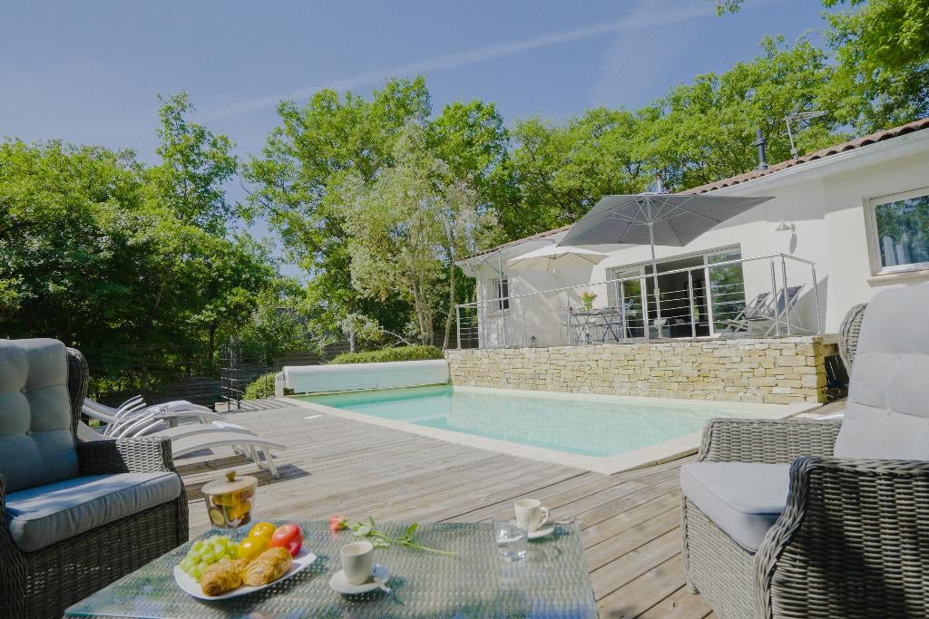 Luxe villa met verwarmd zwembad (28C) - Lot/Dordogne”, Vakantie, Dorp, In bos, Dordogne, Eigenaar