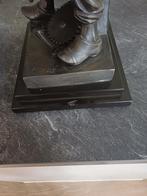 Bronze beeld, Enlèvement