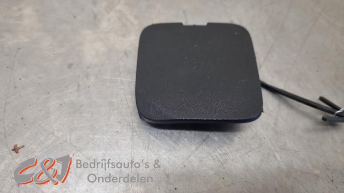 Protection crochet de remorquage avant d'un Renault Trafic (, Autos : Pièces & Accessoires, Renault, -, 3 mois de garantie, Utilisé