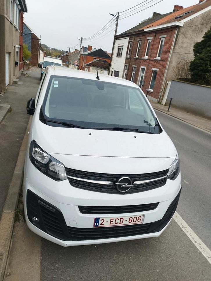 Opel vivaro de 2023 2.0 l diesel 84000 km boîte manuelle, Auto's, Opel, Particulier, Vivaro, 360° camera, Achteruitrijcamera, Adaptieve lichten