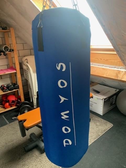 bokszak en bokshandschoenen, Ophalen, Zo goed als nieuw, Bokszak