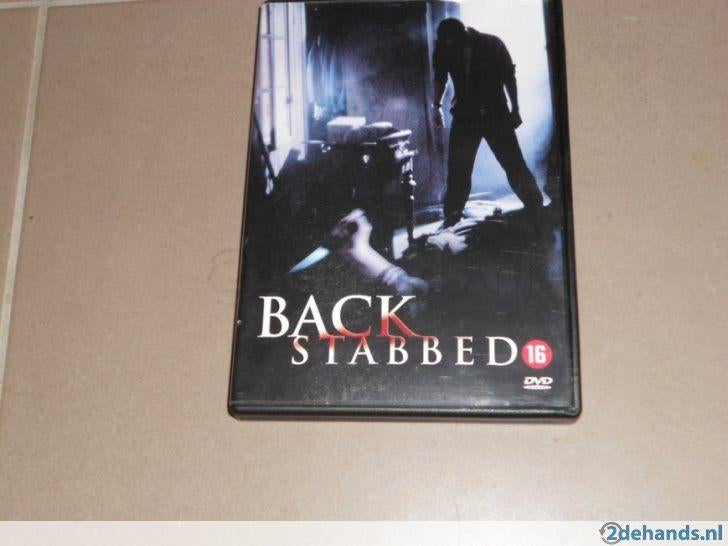 originele dvd Back Stabbed, Deens ge'sproken NLD ondertiteld, CD & DVD, DVD | TV & Séries télévisées, Enlèvement ou Envoi, Utilisé