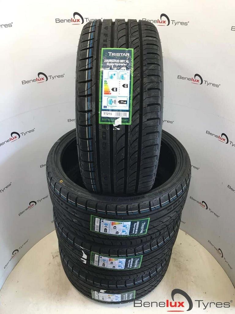 NIEUW 235/30ZR20 235/30R20 235/30 ZR20 R20 235/30/20 2353020, Autos : Pièces & Accessoires, Pneus & Jantes, Neuf, -, Véhicule de tourisme