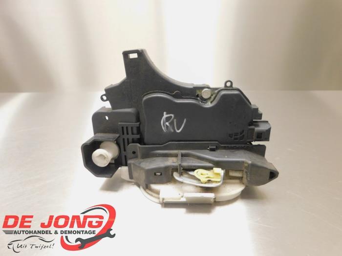 Deurslot Mechaniek 2Deurs rechts van een Mitsubishi Colt, Gebruikt, -, -, Ophalen of Verzenden