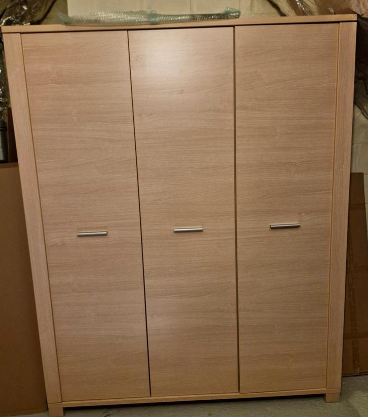 Kledingkast, Huis en Inrichting, Kasten | Kleerkasten, Zo goed als nieuw, 150 tot 200 cm, 150 tot 200 cm, 25 tot 50 cm, Met deur(en)