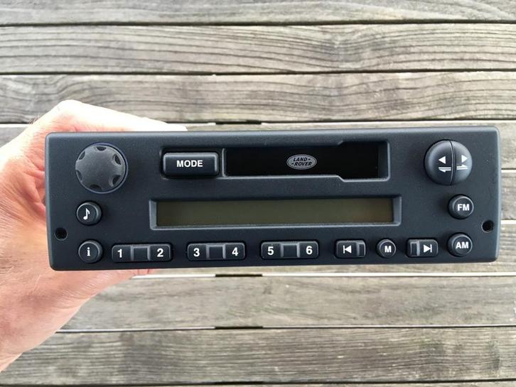 LAND ROVER Defender - Radio Cassette speler met RDS - NIEUW, Auto diversen, Autoradio's, Nieuw, Ophalen of Verzenden