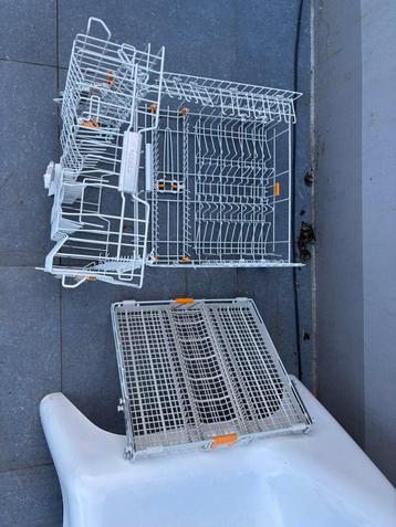 Miele vaatwasser G 2830 SCI besteklade en 2 manden beschikbaar voor biedingen