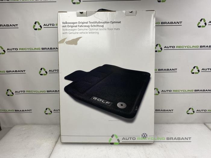 Kit tapis d'un Volkswagen Golf, Autos : Pièces & Accessoires, Habitacle & Garnissage, Utilisé, 3 mois de garantie, Enlèvement ou Envoi