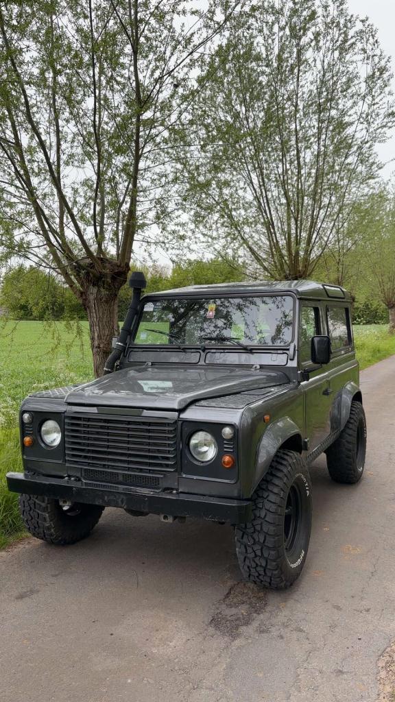 Land Rover Defender TD5, Autos, Land Rover, Particulier, Defender, Diesel, SUV ou Tout-terrain, 3 portes, Boîte manuelle, Argent ou Gris