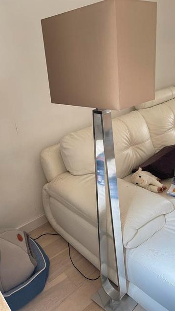 IKEA vloerlamp beschikbaar voor biedingen