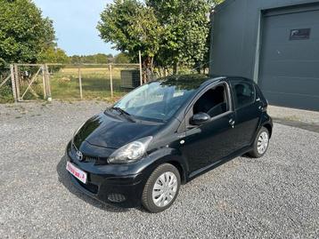 Toyota Aygo 1.0 essence AIRCO 114000km 11/2010 5portes  beschikbaar voor biedingen