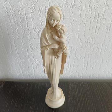 Antiek beeldje Maria met kind. beschikbaar voor biedingen