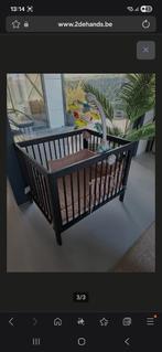 Parc pour bébés noir avec jouet, Enlèvement, Comme neuf, Carré, Tapis de parc