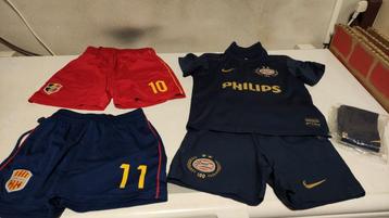 Psv tenue, nieuwe Nike sokken en 2 losse broekjes 104/110 beschikbaar voor biedingen