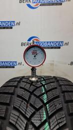 2x Goodyear Ultra Grip performance + 235/45 R18 98V 235/45/1, Auto-onderdelen, Banden en Velgen, 18 inch, Gebruikt, -, -