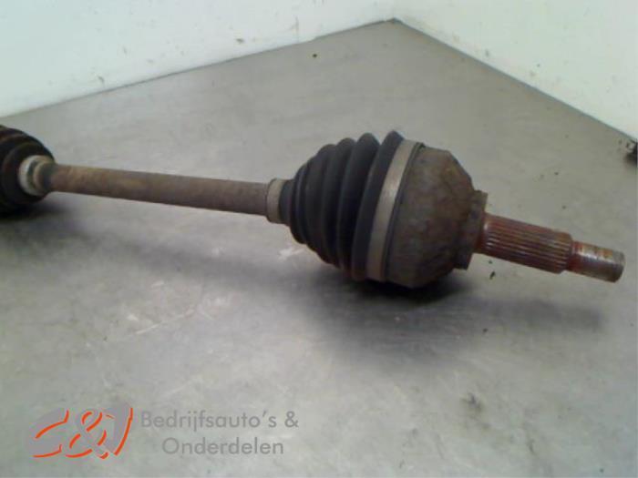 Aandrijfas rechts-voor van een Renault Trafic, Auto-onderdelen, Remmen en Aandrijving, Renault, Gebruikt, 3 maanden garantie, Ophalen of Verzenden