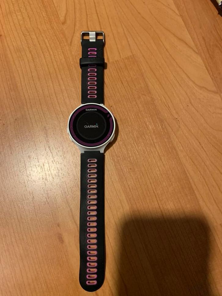 Montre GPS Garmin Forerunner 220, Bijoux, Sacs & Beauté, Montres de sport, Utilisé, Distance, État, GPS, Battement de coeur, La vitesse