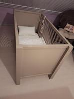 Babybed Quax taupe met airsleeper en matras, Kinderen en Baby's, Ophalen, Gebruikt, Ledikant