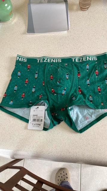 Boxer noël neuf taille S marque Tezenis disponible aux enchères