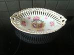Vintage pralinenschaaltje in porselein., Antiek en Kunst, Antiek | Schalen, Ophalen