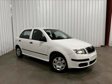 - Skoda Fabia - 1.2 Essence - 100000 km - 