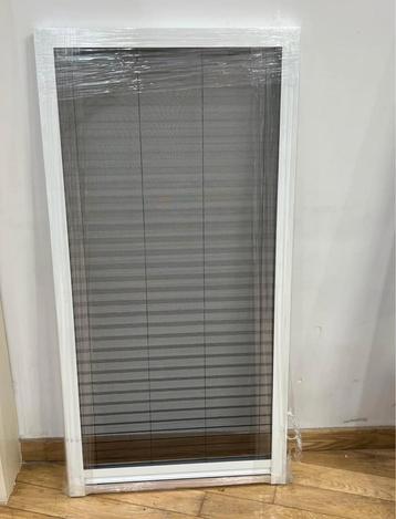 OPVOUWBARE MUSKIETENNETTEN! Breedte 580 x hoogte 1160  beschikbaar voor biedingen