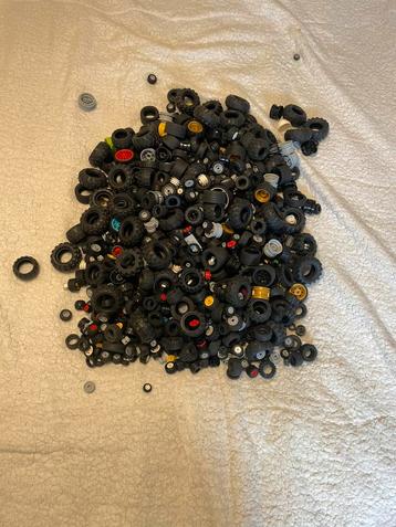 Lego banden- en velgenset  beschikbaar voor biedingen