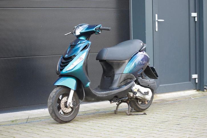 piaggio zip 4t brom, Fietsen en Brommers, Scooters | Piaggio, Zo goed als nieuw, Zip, Klasse B (45 km/u), Benzine, Ophalen