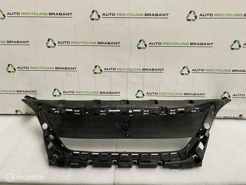 Voorbumper Geleider Peugeot 3008 P84E ORIG 9815317777, Auto-onderdelen, Carrosserie, Bumper, Voor, Gebruikt, Ophalen of Verzenden