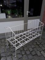 Antiek kinderbed in ijzer, 130 op 60 cm, 90 cm hoog, Antiek en Kunst, Antiek | Meubels | Bedden, Ophalen of Verzenden